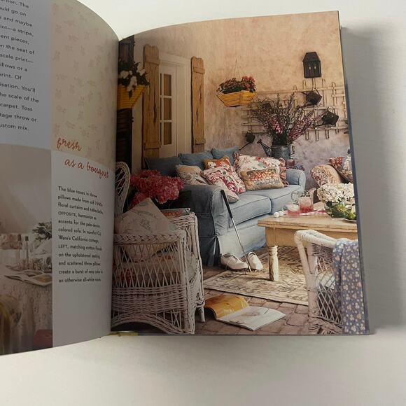 Mary Engelbreit’s Home Companion Fabric Book - Picture 4 of 6